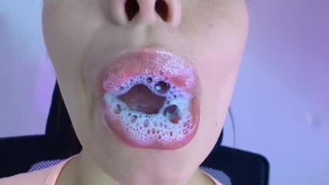 Snapshot of lisbet_21x chatting on 11-22-25, 05:01 Lisbet online show from 11-22-25, 05:01