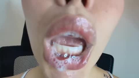 Snapshot of lisbet_21x chatting on 11-27-25, 07:16 Lisbet online show from 11-27-25, 07:16