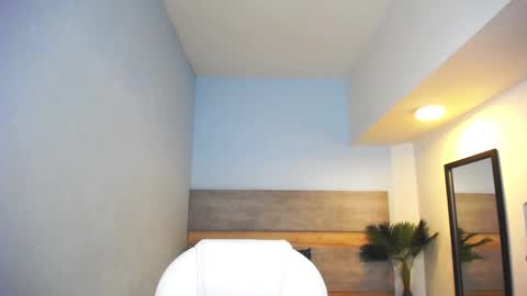 Liseth Fox online show from 12-11-24, 02:09