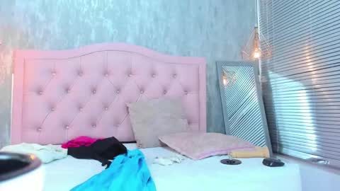 Snapshot of lissa_jhonsoon chatting on 12-14-25, 01:49 L I S S A online show from 12-14-25, 01:49