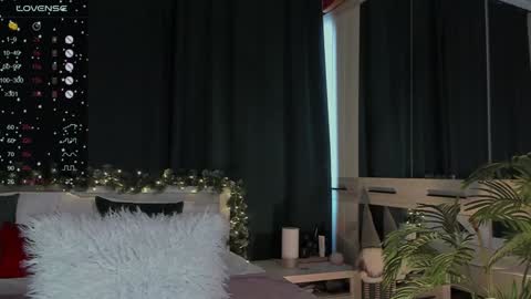 Snapshot of lissa_rose chatting on 12-21-24, 09:55 lissa_rose online show from 12-21-24, 09:55