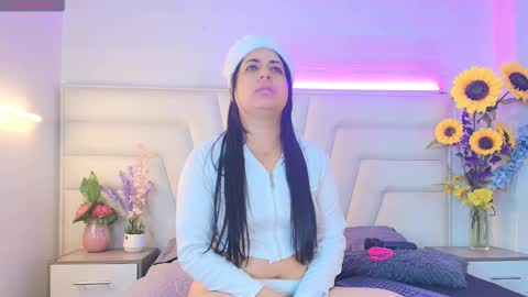 Lissa whitte online show from 12-22-25, 01:19