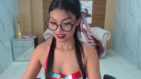 lissandra_s online show from 09-19-25, 08:42