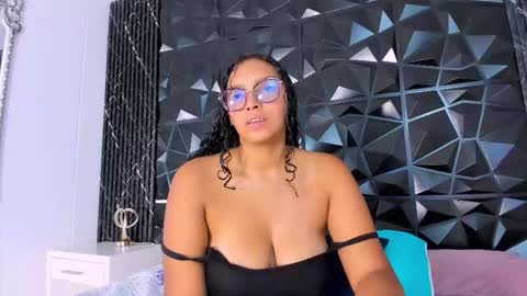 Lissa Vergara  online show from 09-30-25, 12:10
