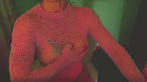 Snapshot of lisstaylor chatting on 02-14-25, 11:42 Liss online show from 02-14-25, 11:42