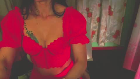 Snapshot of lisstaylor chatting on 02-24-25, 03:31 Liss online show from 02-24-25, 03:31