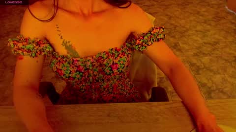 Snapshot of lisstaylor chatting on 09-25-25, 04:00 Liss online show from 09-25-25, 04:00