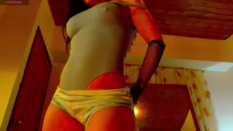 Snapshot of lisstaylor chatting on 10-22-25, 03:51 Liss online show from 10-22-25, 03:51