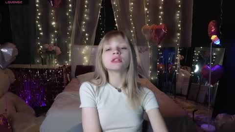 Lena online show from 02-21-26, 10:49