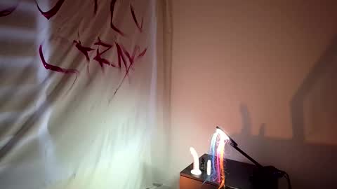Snapshot of litleputa chatting on 10-21-25, 11:22 litleputa online show from 10-21-25, 11:22