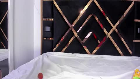 Ashley online show from 10-22-25, 07:02