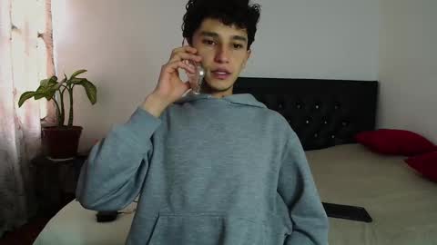 Snapshot of litteb0y chatting on 10-22-25, 03:01 Alejandro online show from 10-22-25, 03:01