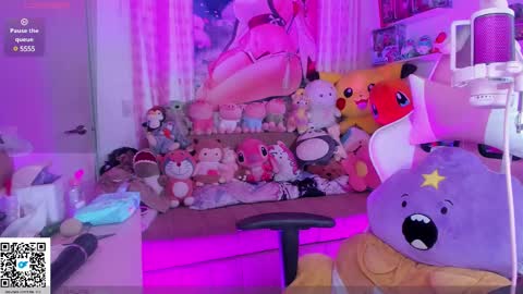 Snapshot of little__ary chatting on 02-15-25, 02:15 little ary online show from 02-15-25, 02:15