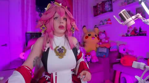 Snapshot of little__ary chatting on 10-14-25, 04:02 little ary online show from 10-14-25, 04:02