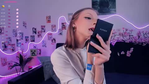 Bella online show from 12-20-25, 07:26