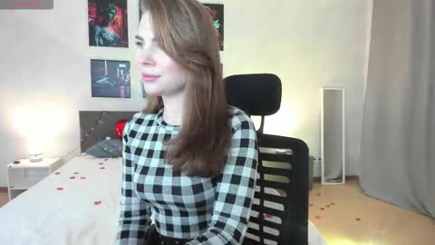 Snapshot of little__isabel chatting on 02-13-26, 01:45 Isabel online show from 02-13-26, 01:45