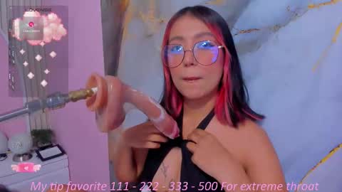 Snapshot of little__sucker chatting on 09-11-25, 08:31 Marce online show from 09-11-25, 08:31