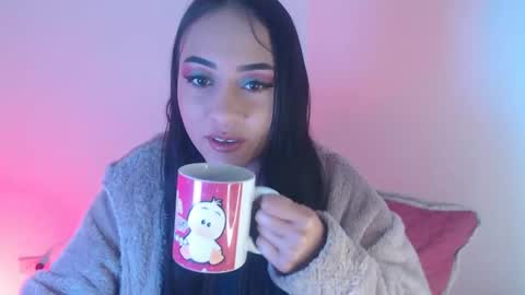 Snapshot of little_aphrodite2 chatting on 09-27-25, 03:22 Aliciaparaisss online show from 09-27-25, 03:22