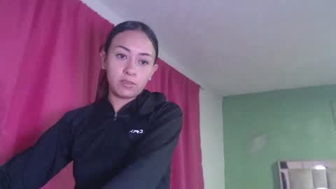 Aliciaparaisss online show from 11-26-25, 02:01