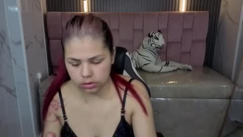 Snapshot of little_cherry_b chatting on 10-17-25, 08:11 Cherri online show from 10-17-25, 08:11