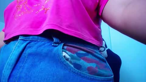 Snapshot of little_flower4you chatting on 12-31-24, 03:31 mai rojas online show from 12-31-24, 03:31