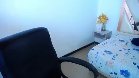 Snapshot of little_flower4you chatting on 01-09-25, 10:09 mai rojas online show from 01-09-25, 10:09
