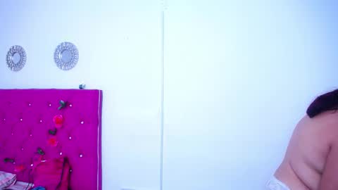 Snapshot of little_flower4you chatting on 01-12-25, 10:12 mai rojas online show from 01-12-25, 10:12