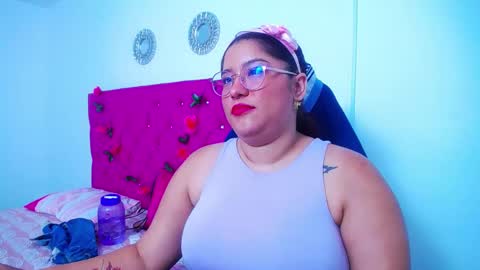 Snapshot of little_flower4you chatting on 01-13-25, 01:13 mai rojas online show from 01-13-25, 01:13