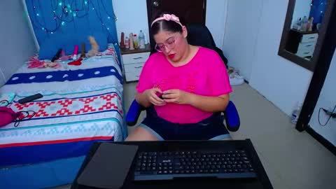 Snapshot of little_flower4you chatting on 02-11-25, 07:27 mai rojas online show from 02-11-25, 07:27