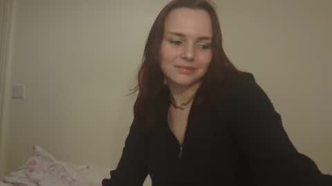 Snapshot of little_kinky_gal chatting on 10-14-25, 08:20 little_kinky_gal online show from 10-14-25, 08:20