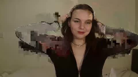 Snapshot of little_kinky_gal chatting on 10-21-25, 07:14 little_kinky_gal online show from 10-21-25, 07:14