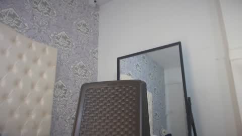 little_lilith_apple online show from 12-14-24, 09:40