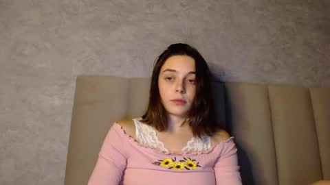 Snapshot of little_mia__ chatting on 09-23-25, 09:29 Mia Im online every day 1530 PM in New York 2030 PM in London online show from 09-23-25, 09:29
