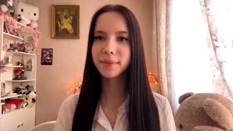 Snapshot of little_milou chatting on 10-15-25, 11:10 Milou online show from 10-15-25, 11:10