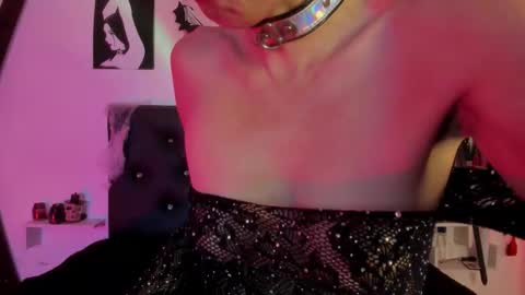 Little Nauughty2 online show from 10-15-25, 01:44