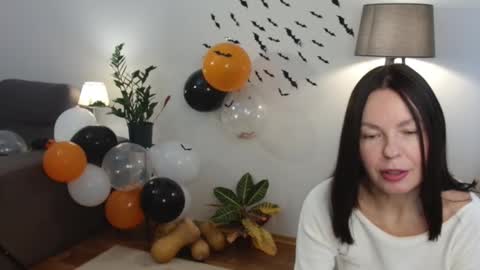 Nicole online show from 10-26-25, 02:34