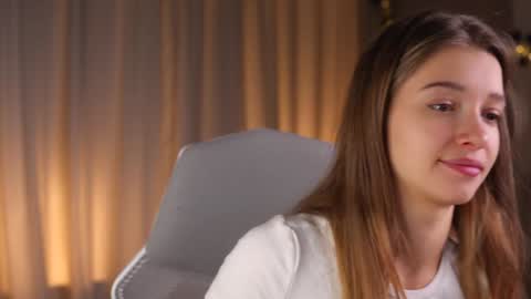 Snapshot of little_poetry chatting on 10-17-25, 03:03 Kiki online show from 10-17-25, 03:03