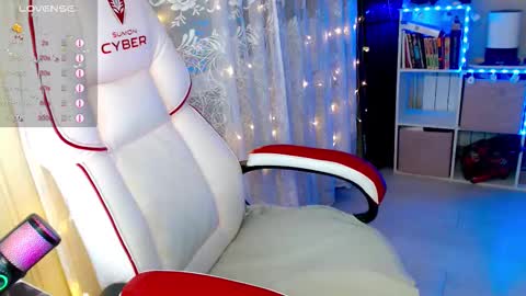 little_raiden online show from 11-22-25, 02:21