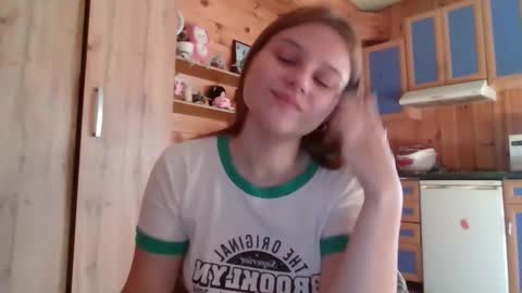 Snapshot of little_shygirl_ chatting on 09-14-25, 05:39 little_shygirl_ online show from 09-14-25, 05:39