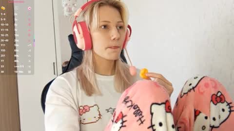 Lana online show from 10-04-25, 10:24