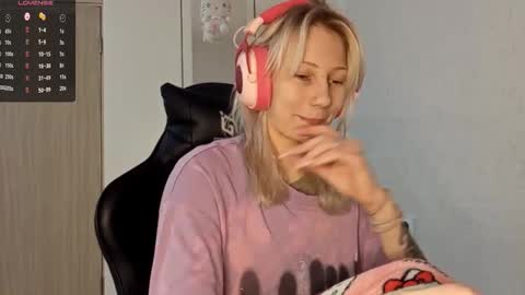 Lana online show from 10-08-25, 09:29