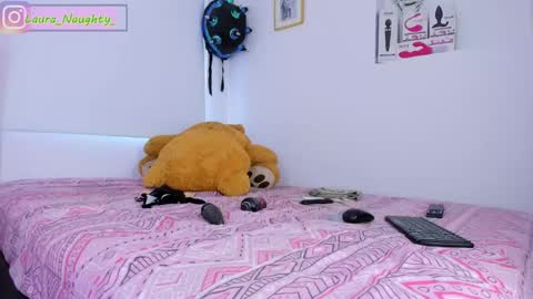 Im Laura. buy my contentcompra mi contenido offline  online show from 01-04-25, 07:02