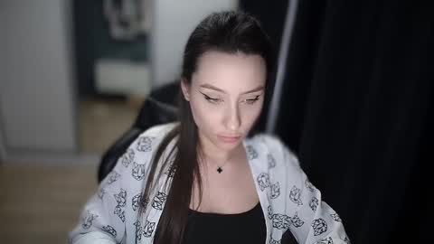 Snapshot of little_witch_777 chatting on 12-10-24, 10:38 Alice online show from 12-10-24, 10:38