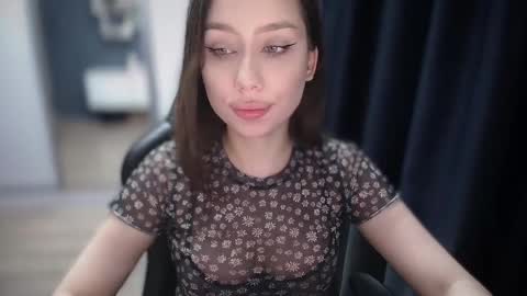 Snapshot of little_witch_777 chatting on 01-30-25, 08:32 Alice online show from 01-30-25, 08:32