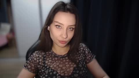 Snapshot of little_witch_777 chatting on 02-26-25, 07:53 Alice online show from 02-26-25, 07:53