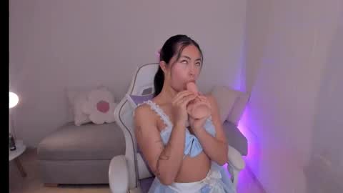 Xiom online show from 11-04-25, 03:33