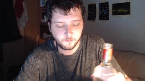 Snapshot of littlealien7 chatting on 10-16-25, 05:52 littlealien7 online show from 10-16-25, 05:52
