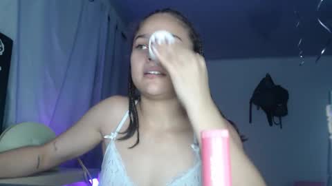 Snapshot of littlecheerry69 chatting on 11-27-25, 03:36 littlecheerry69 online show from 11-27-25, 03:36