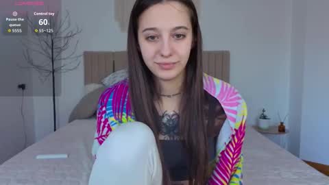 Snapshot of littlee_cherry18 chatting on 11-25-25, 07:52 Lana online show from 11-25-25, 07:52