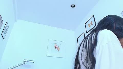 Snapshot of littlee_emilyy_ chatting on 12-22-24, 03:44 Emily  online show from 12-22-24, 03:44